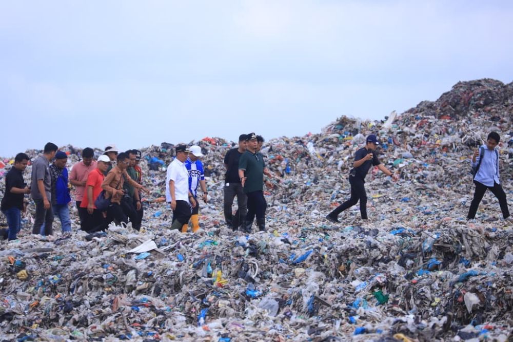 Penataan TPA Muara Fajar Berlanjut, DLHK Pekanbaru Mulai Pasang Membran